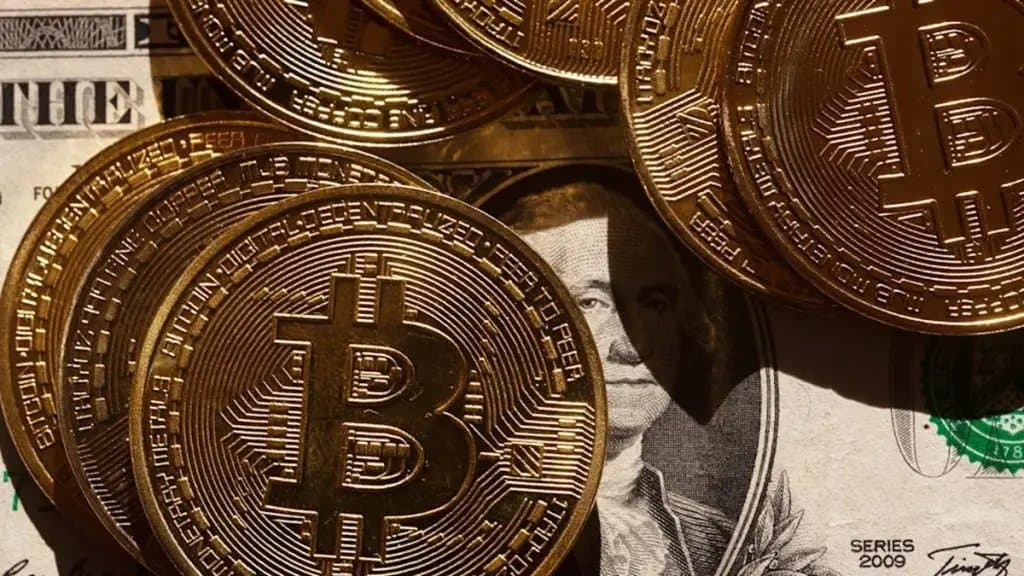 Bitcoin Holds Steady as Fed Vote Reveals Split, Inflation Data Shows Stability