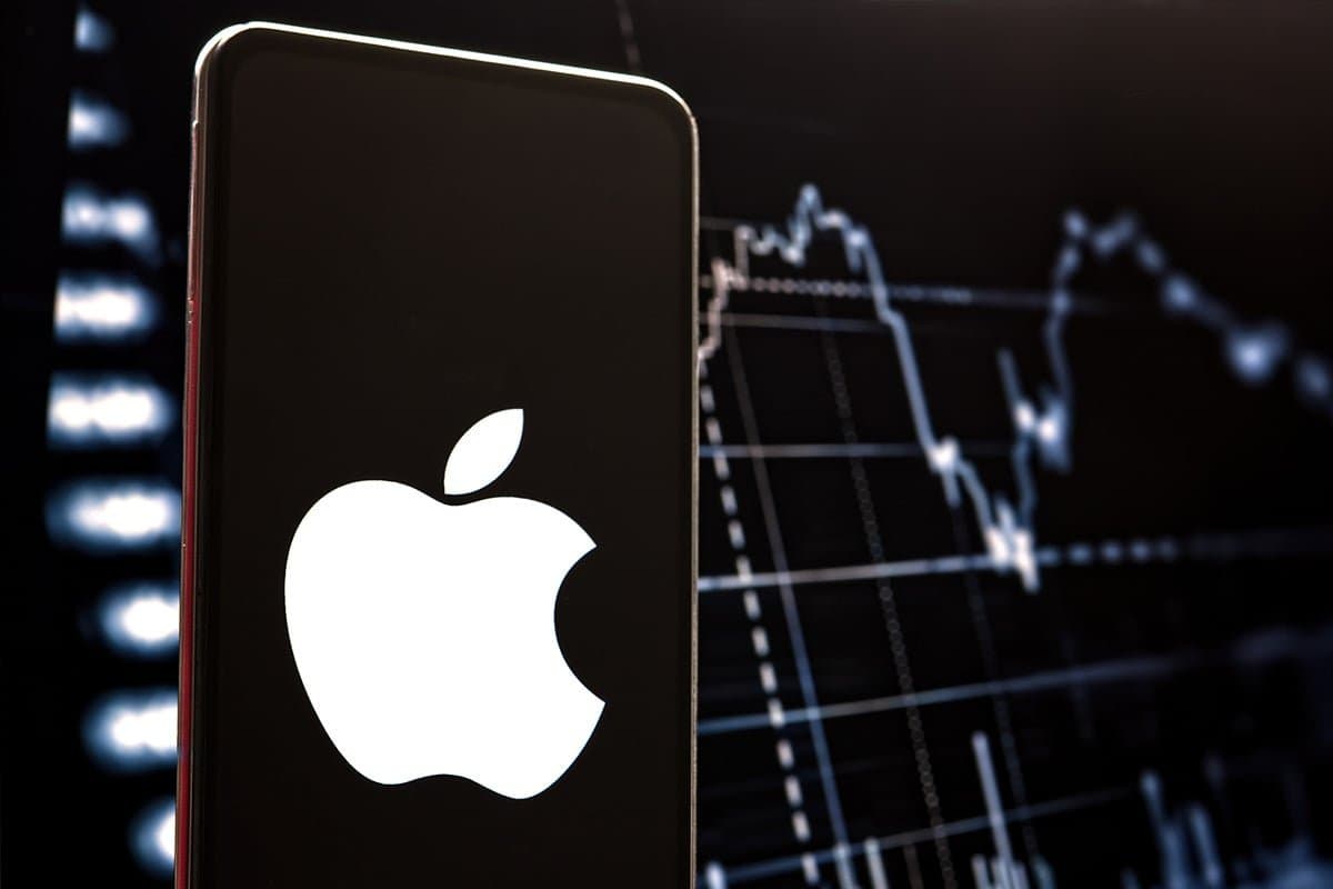 Apple Advances AI Features Launch in China, Boosting Stock