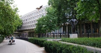 US Embassies Advise Americans to Leave Middle East Amid Rising Iran Conflict Risks