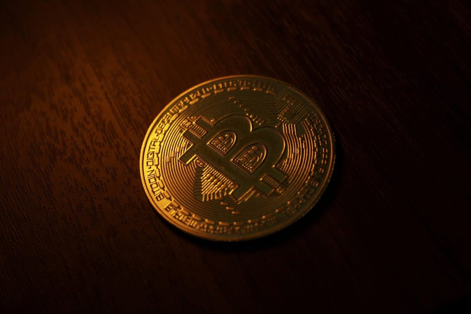Bitcoin Slides Under $64,000 Amid Rising Bond Yields and Dropping Stablecoin Activity