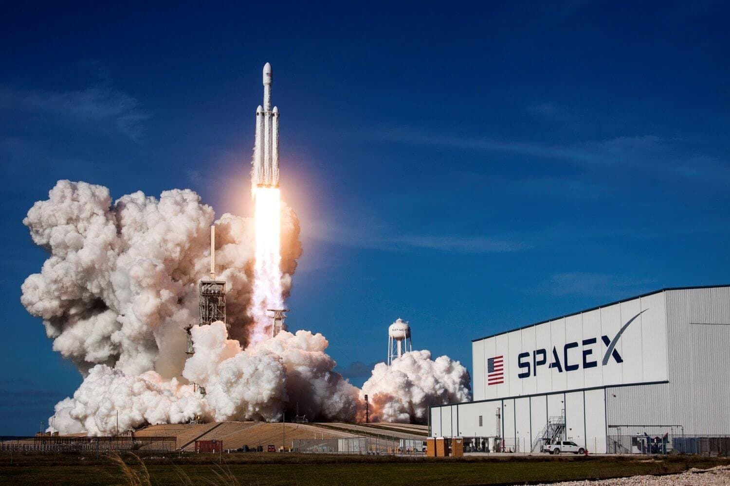 SpaceX Falcon 9 Deploys 24 Starlink Satellites After Launch Delay