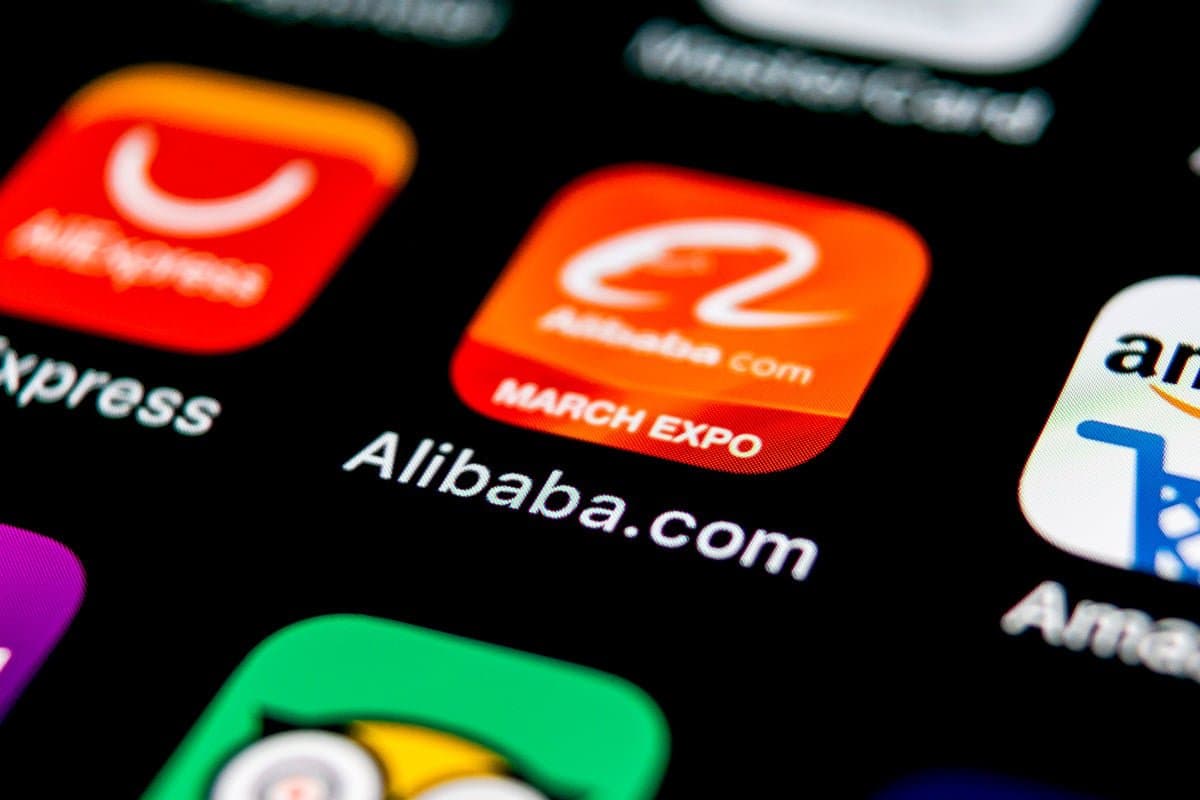 Chinese AI Models Boost Alibaba and Tencent Shares While Weighing on Chip Stocks