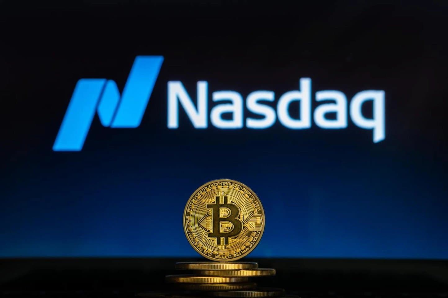 Crypto Market Sheds $27 Billion as Tech Stocks Take a Hit