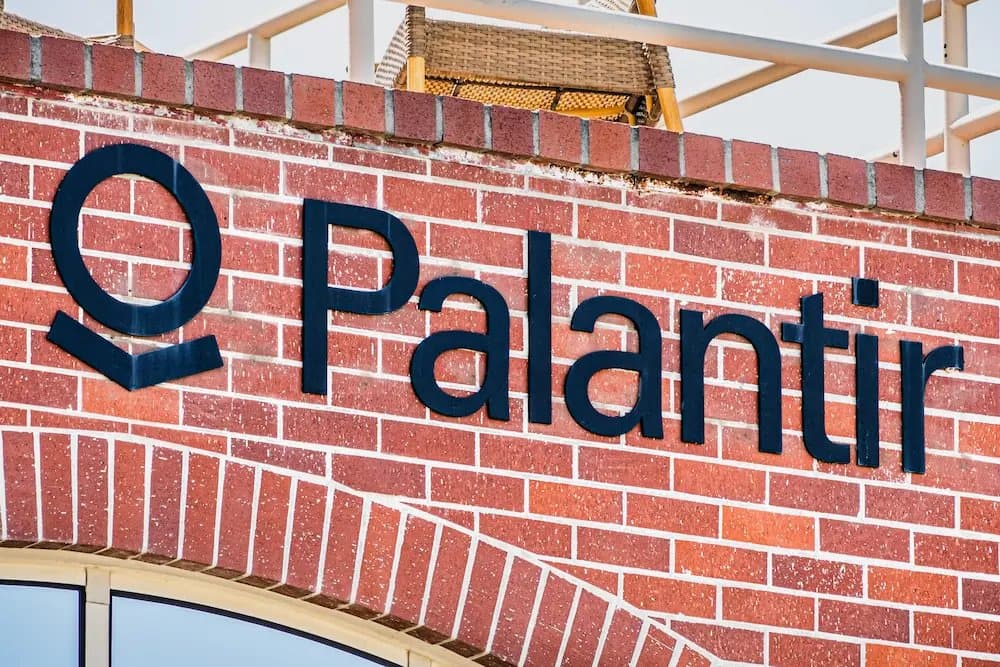 Palantir rallies past $144 as Wall Street lifts price targets on blowout quarter