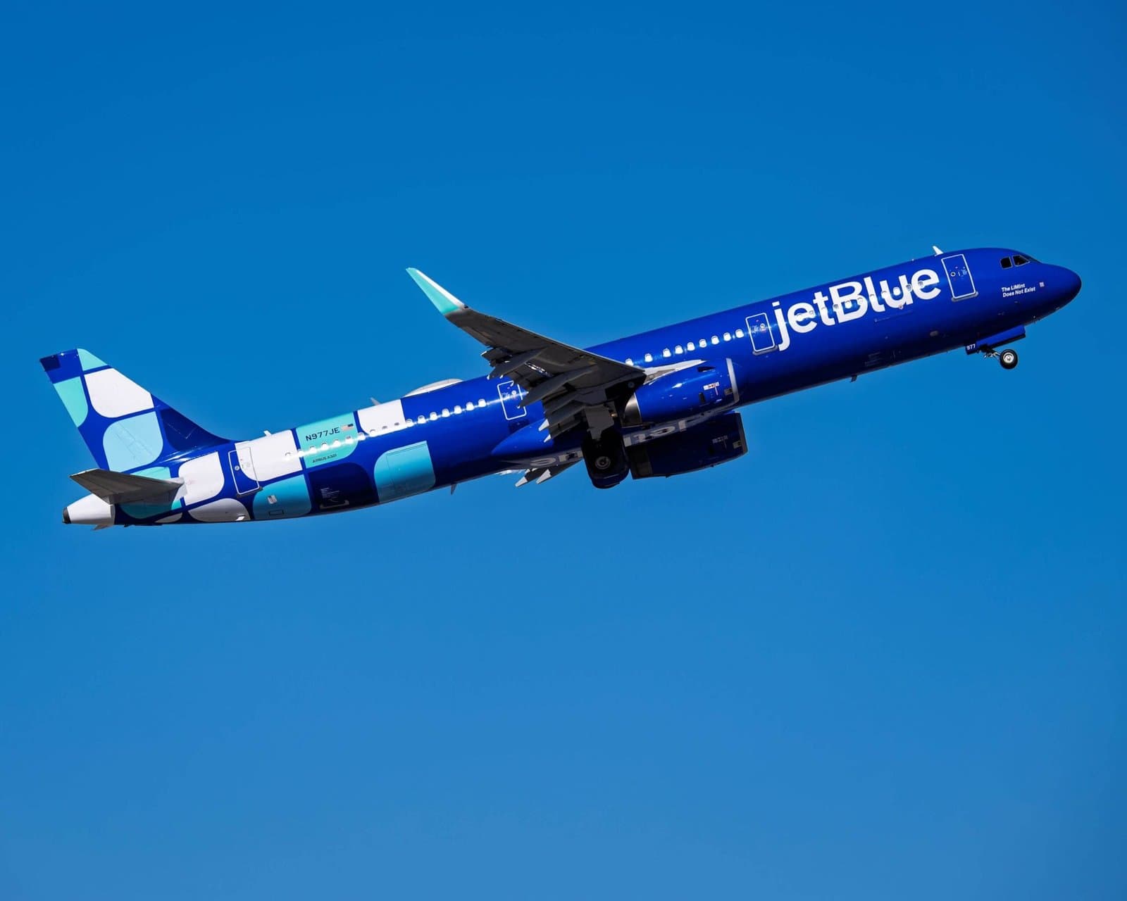 JetBlue's Q2 Revenue Climbs 14.5% as JetForward Boosts Profits and Sets New Earnings Target