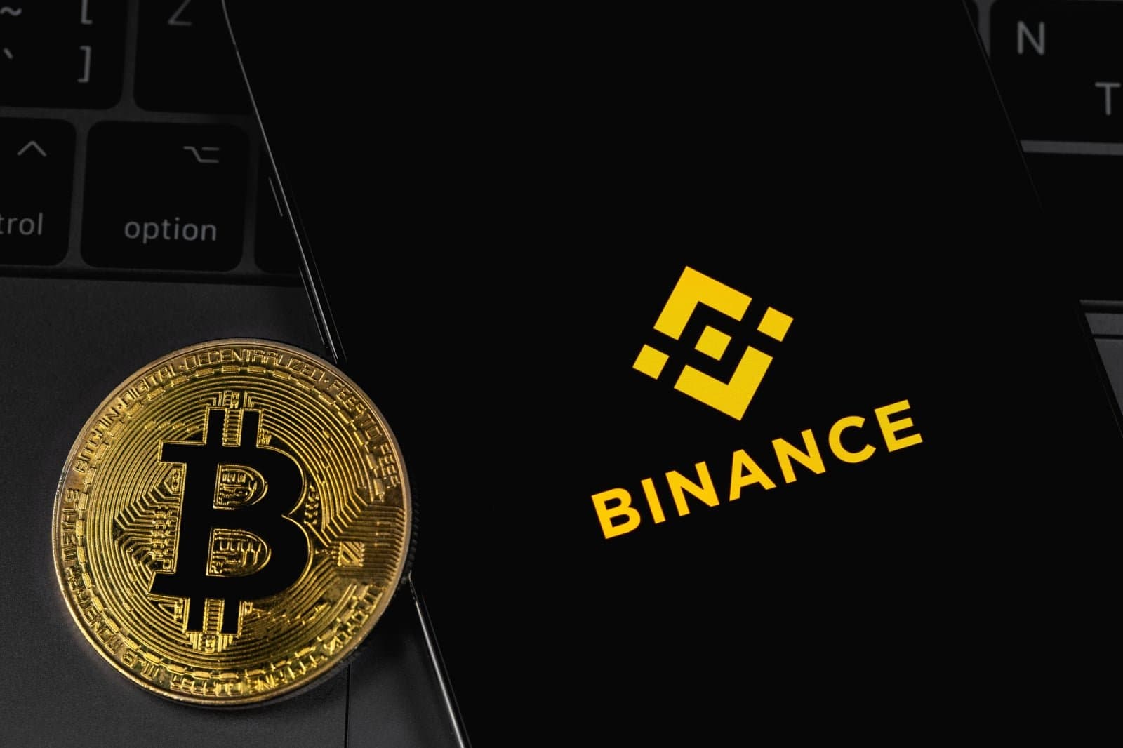 Half a Billion USDT Moves from Binance to Tether Amid Bitcoin's Surge