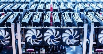 Bitcoin Mining Power Keeps Dropping While Miner Stocks Climb Steadily