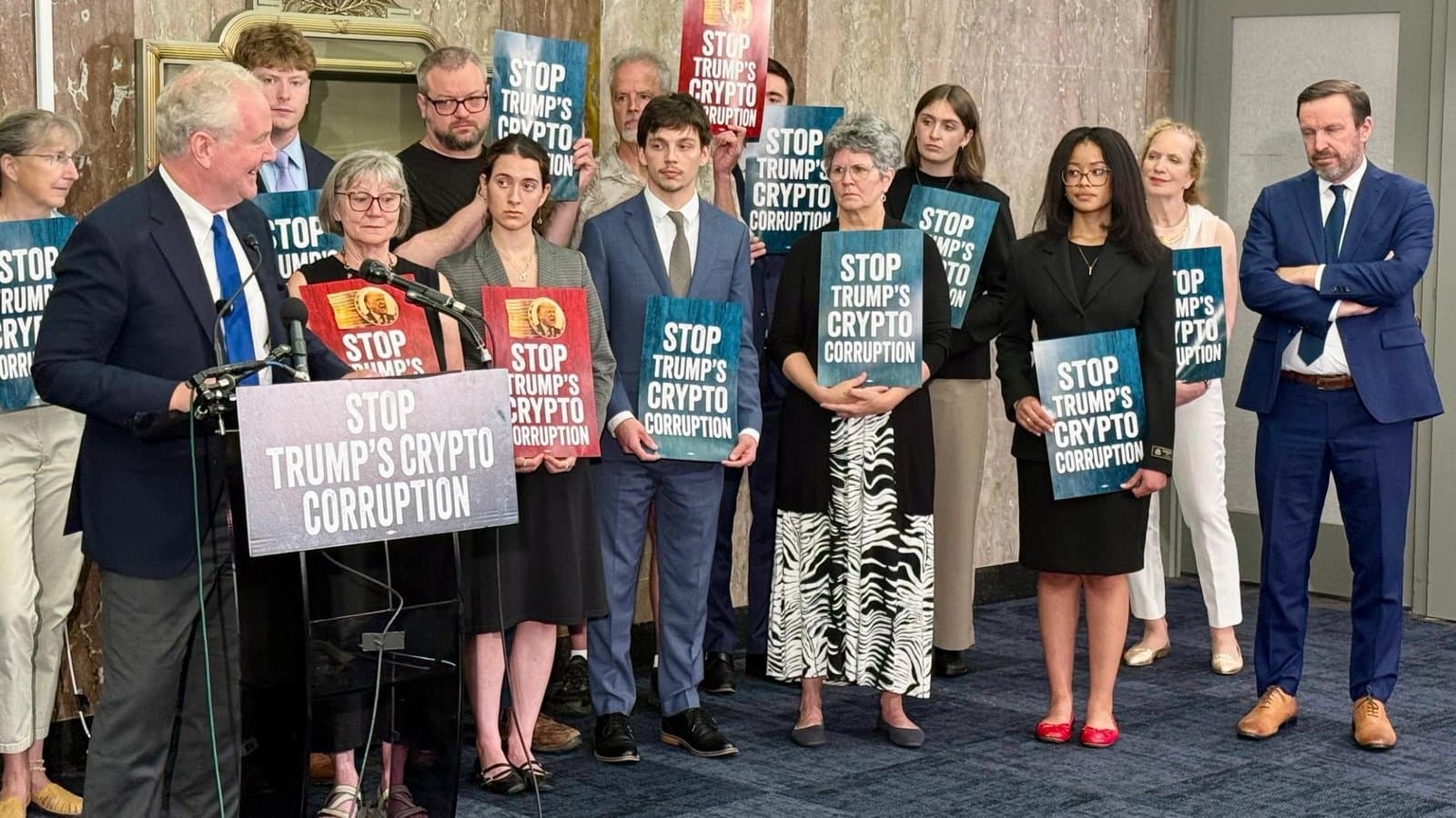 Democratic Senators Oppose Clarity Act Amid Corruption Concerns