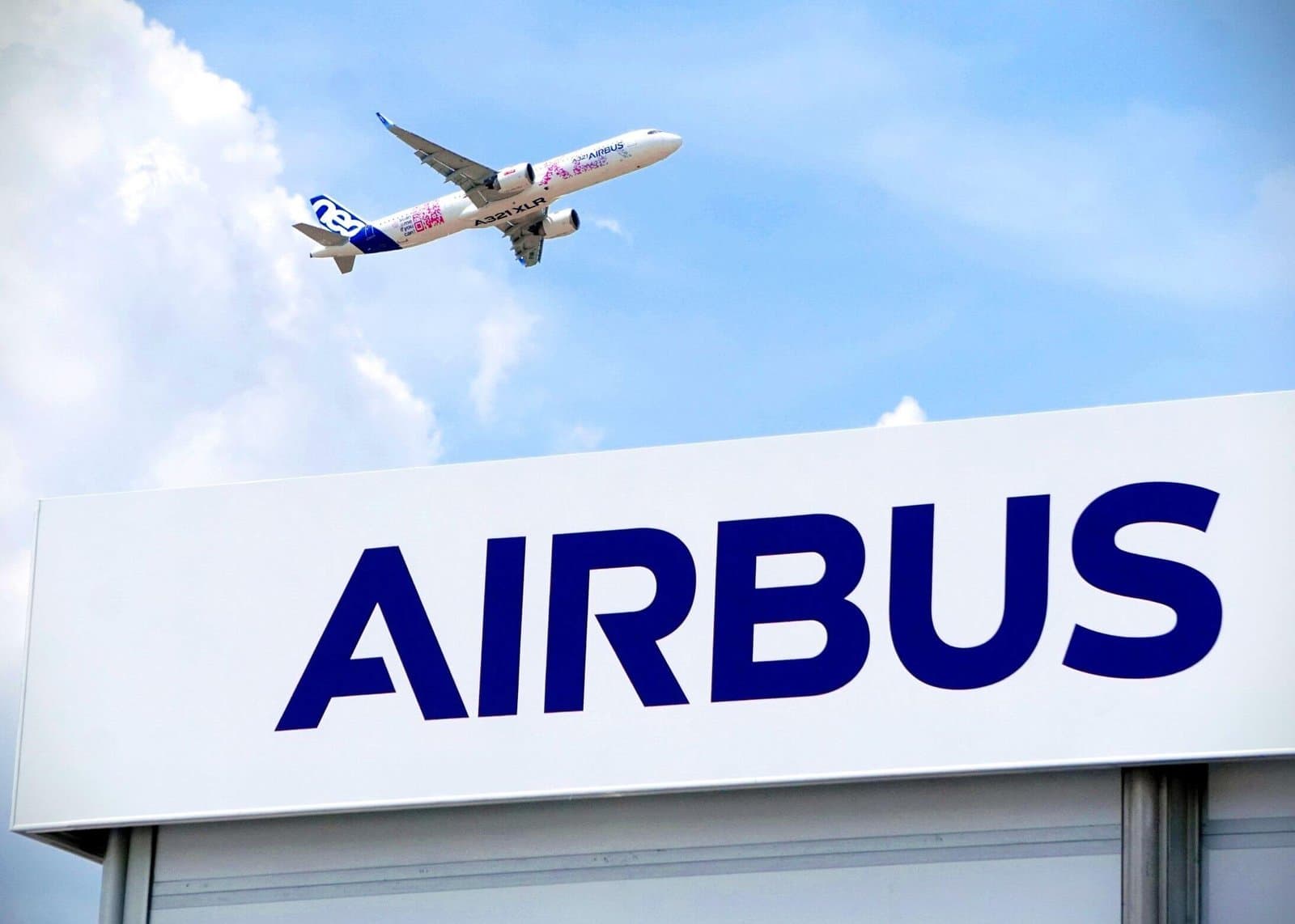 Chinese Airlines Commit $17.8 Billion for 95 Airbus Jets