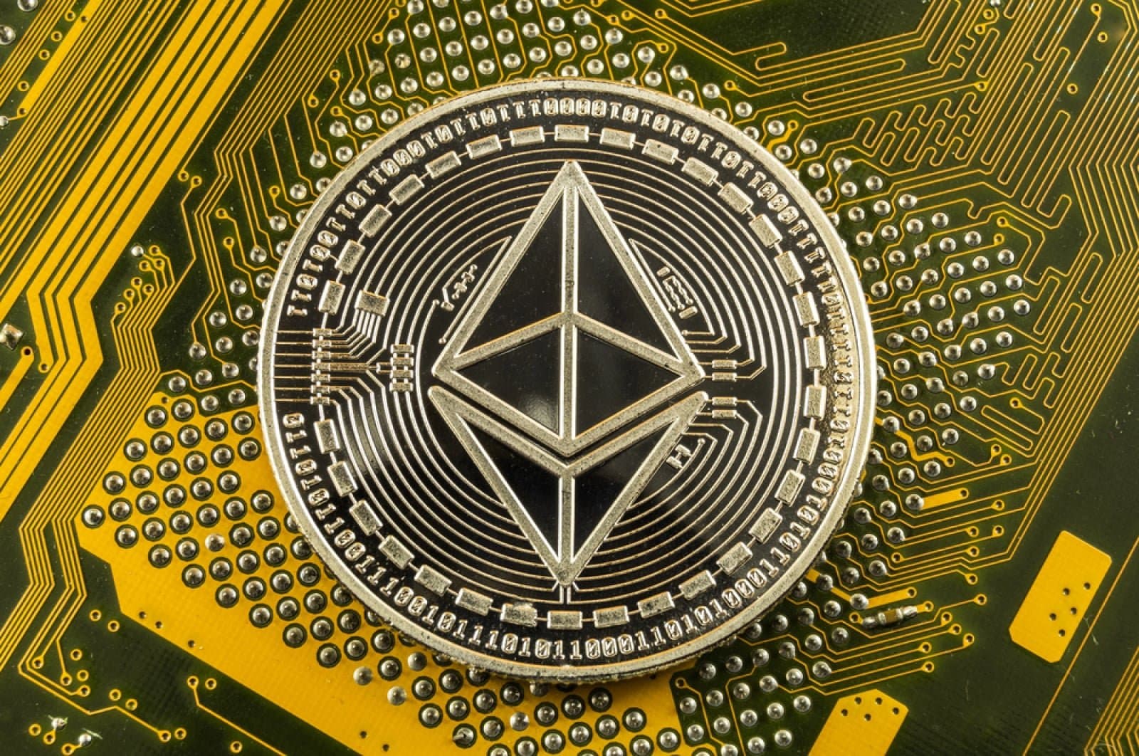 Ethereum Whales Withdraw $76 Million from Binance as Price Targets $2,000