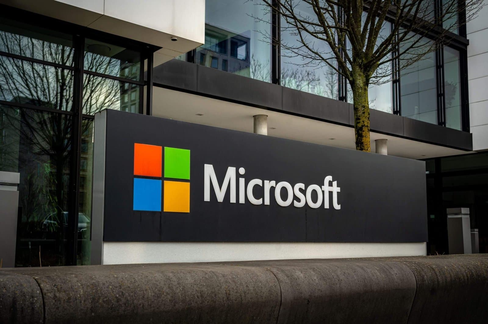 Microsoft Reports Strong Q3 FY2026 Results Amid Increased Capital Investment