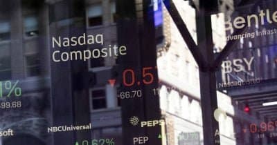 Wall Street hits new peaks while tech giants drain billions on AI
