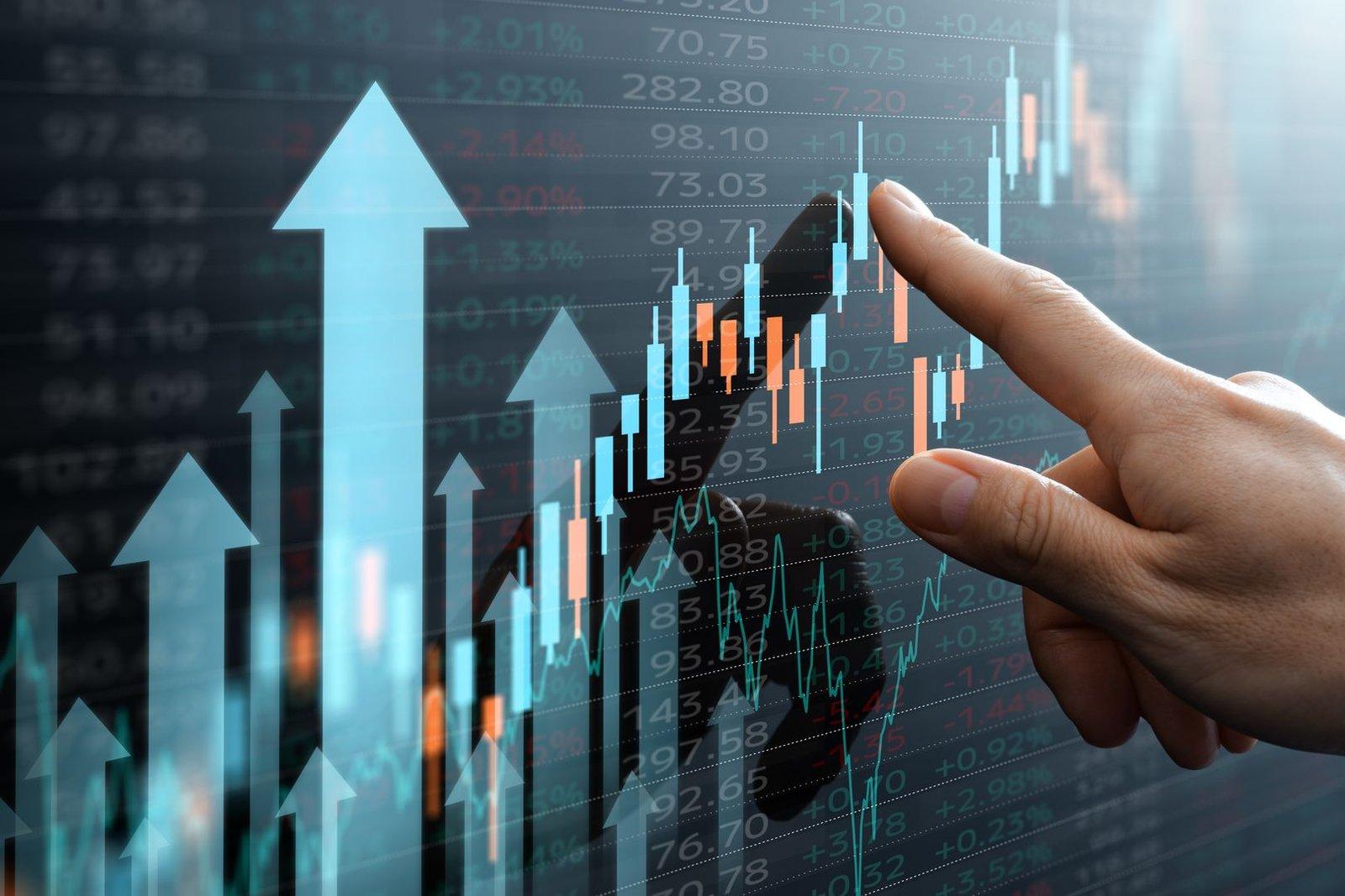 Bitcoin Approaches $62,000 as Ether and Solana Surge