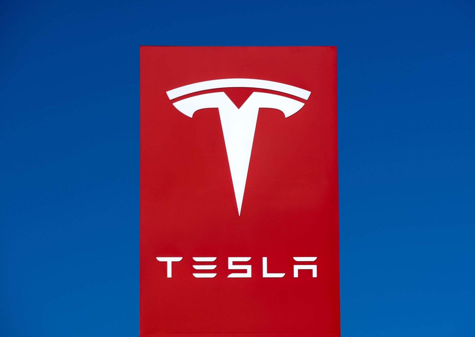 UBS Raises Tesla Price Target to $442 Amid Positive Q2 Results