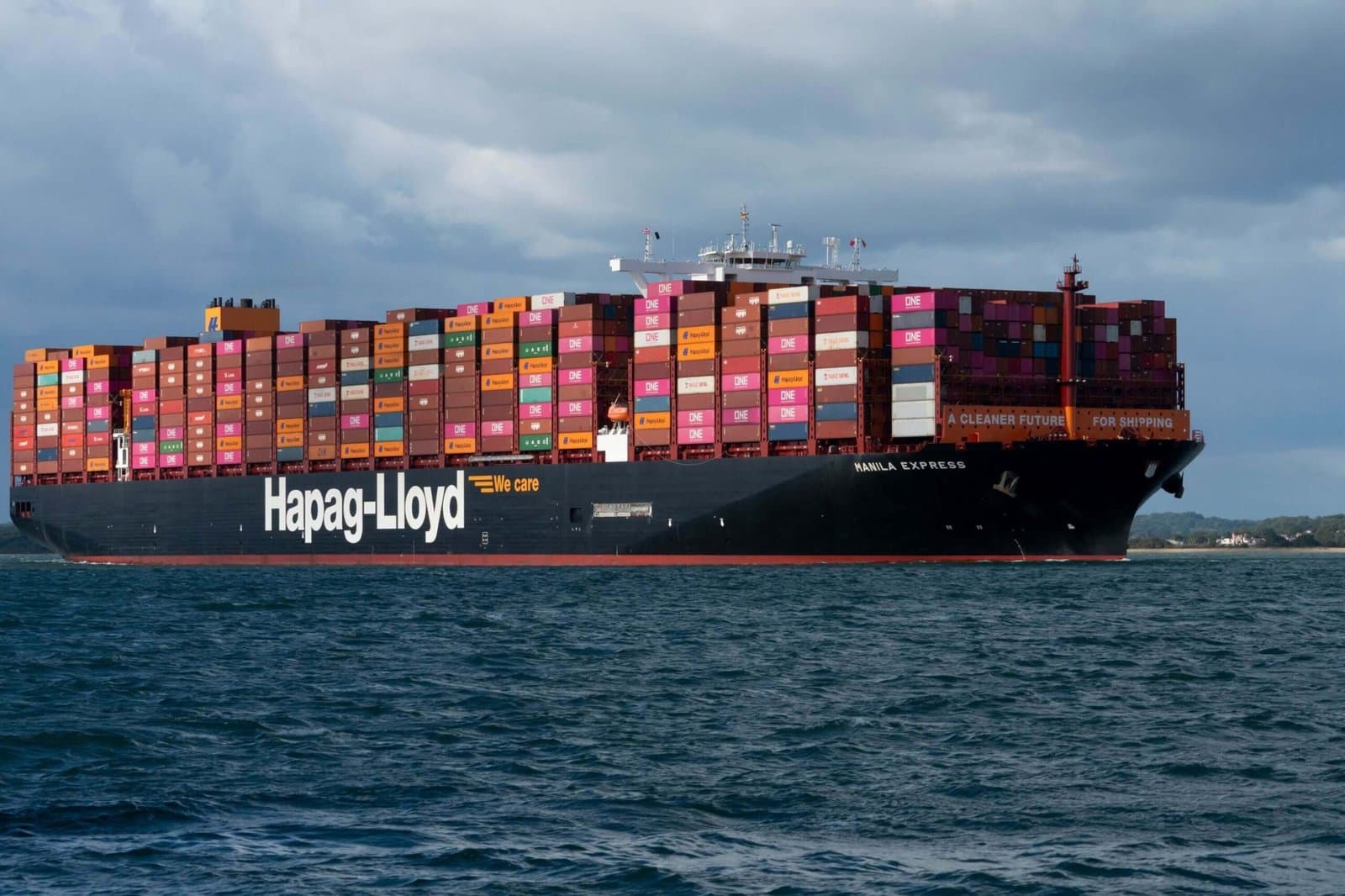 Hapag-Lloyd Boosts Earnings Forecast, Stock Rises 6%