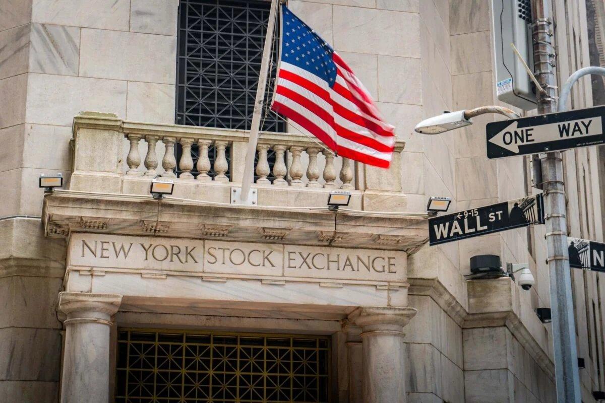 Stock Futures Rise with Tech Gains and Oil Price Decline