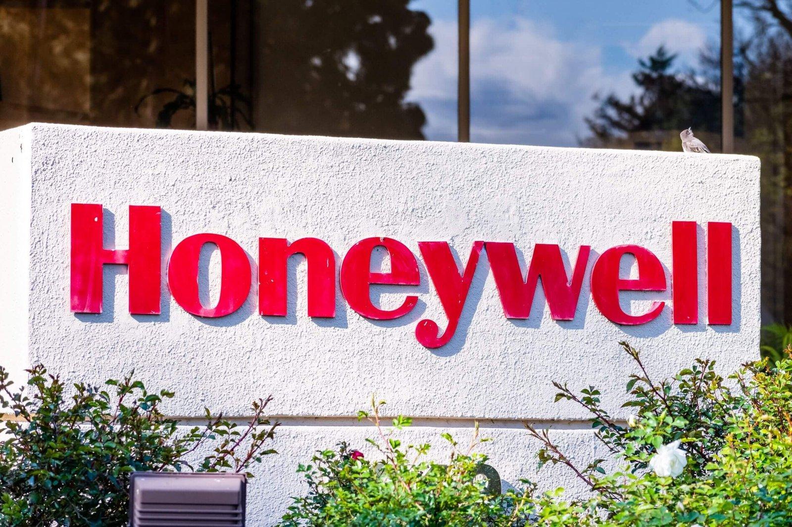 Honeywell Adjusts 2026 EPS Forecast Amid Stock Split