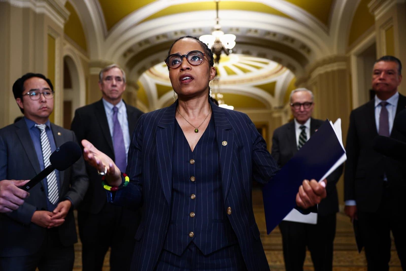 Senate Democrats Push Back on Crypto Market Structure Bill's Ethics Provisions