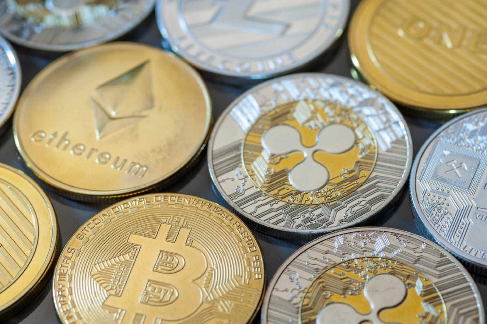 Analysis of XRP, Shiba Inu, Solana, and Bitcoin Prices for June 8