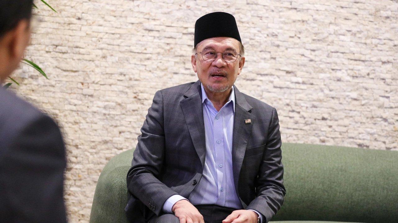 Malaysia's Prime Minister Anwar Launches AI-Based Personal Assistant