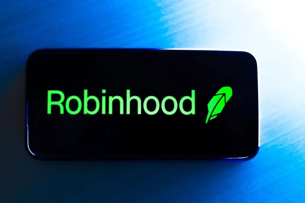 Robinhood Plans Its First Bond Sale Backed by Credit Card Receivables