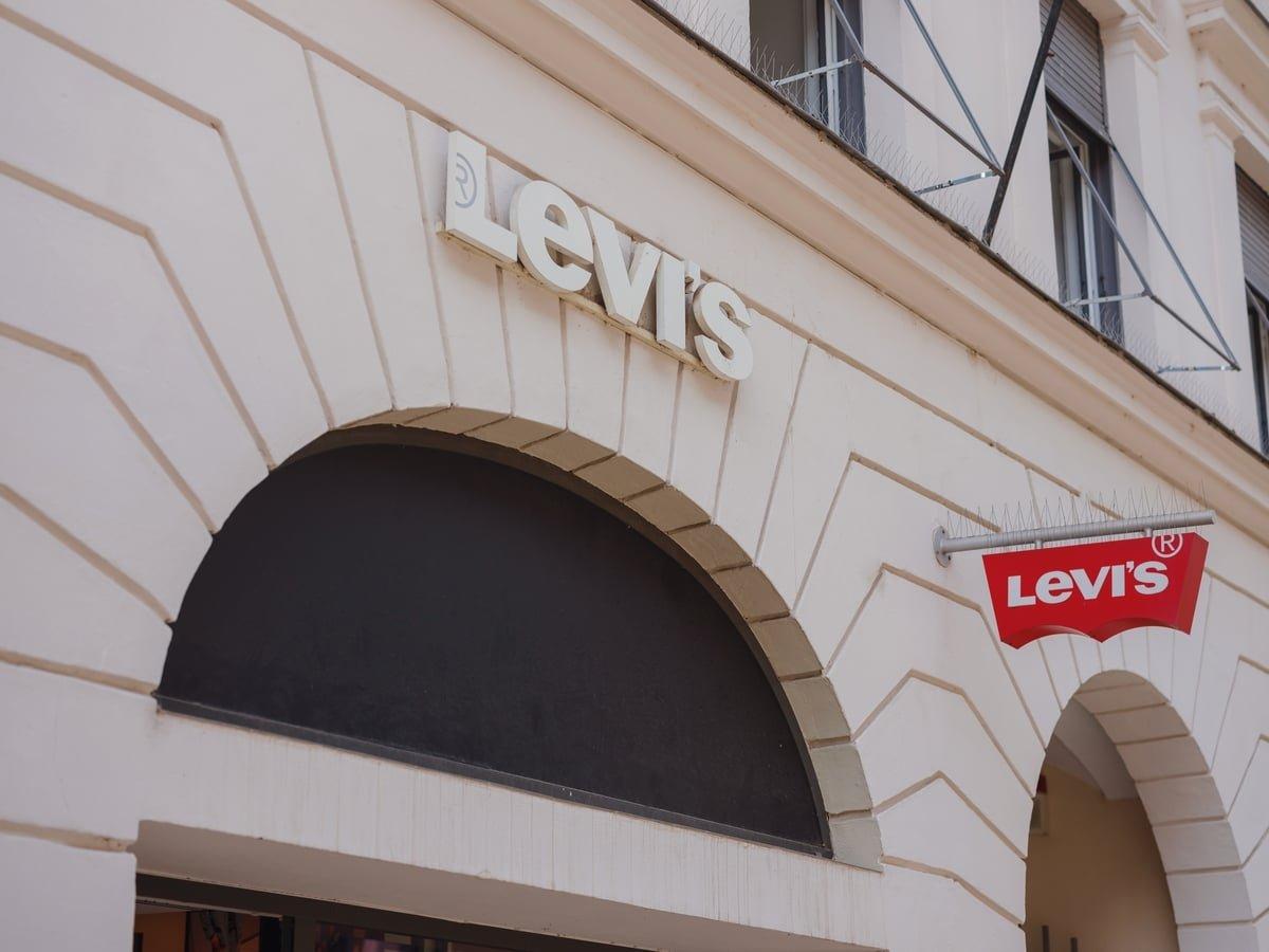 Levi Strauss Reports Strong Q2 Earnings but Stock Declines in After-Hours Trading