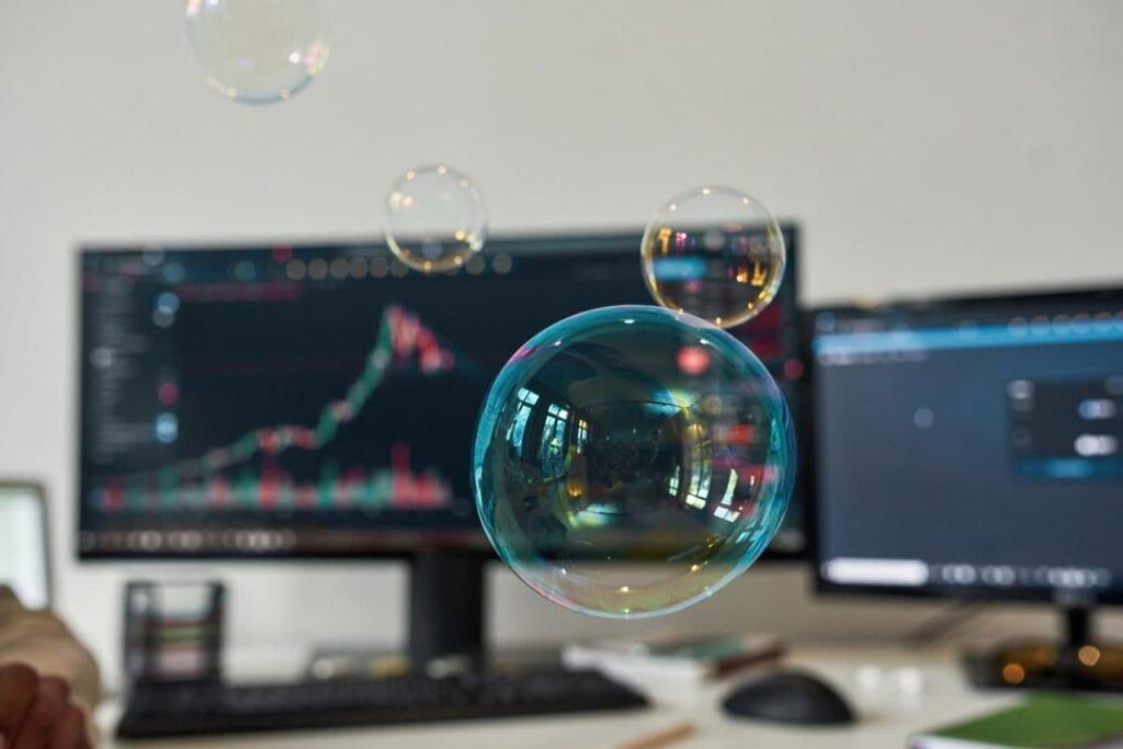 David Woo Forecasts Potential Collapse of AI Bubble in 2026