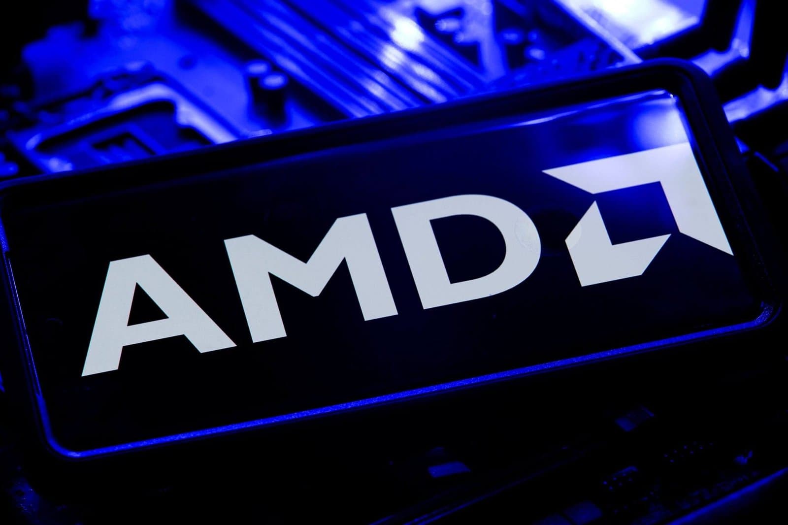AMD Shares Rise 5% After Expanding AI Partnership with Microsoft Azure
