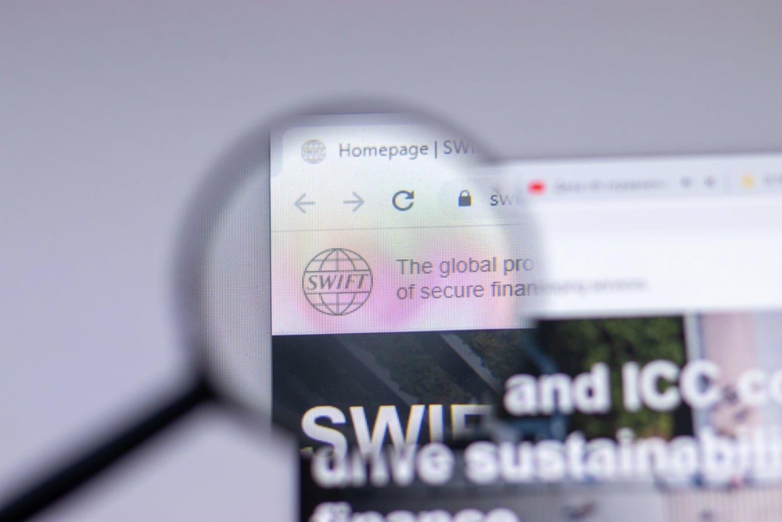 Former SWIFT Executive Dismisses XRP Integration Speculations