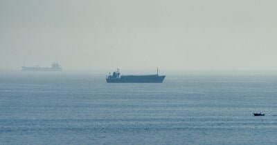 Trump Pauses Military Strikes on Iran Amid Talks Over Strait of Hormuz and Nuclear Issues