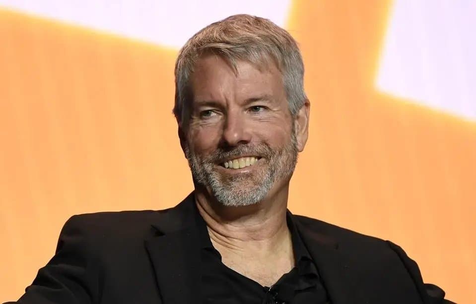 MicroStrategy Sold 1,600 Bitcoin for Shareholder Payouts, Saylor Draws Line Between Personal and Corporate Holdings