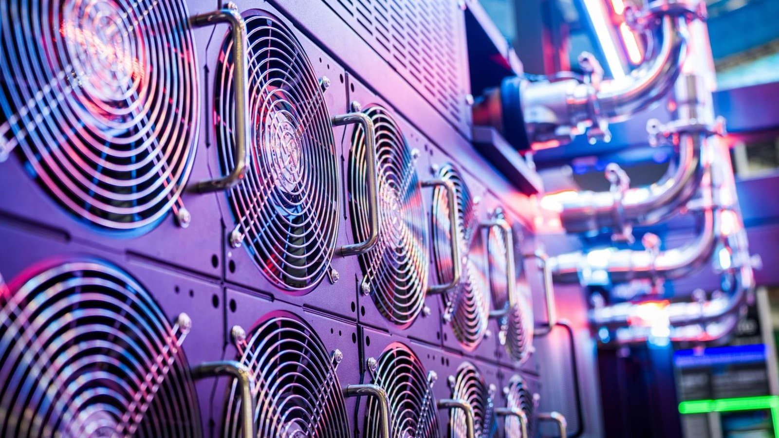 Solo Bitcoin Miners Score Big Amid Coldcard Wallet Fallout and Market Shifts