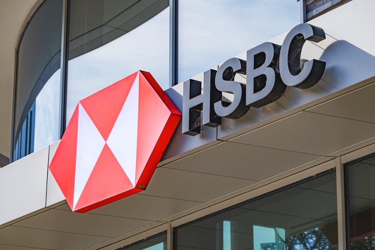 HSBC Shares Decline Despite Survey Showing Strong AI Investment Adoption in Singapore