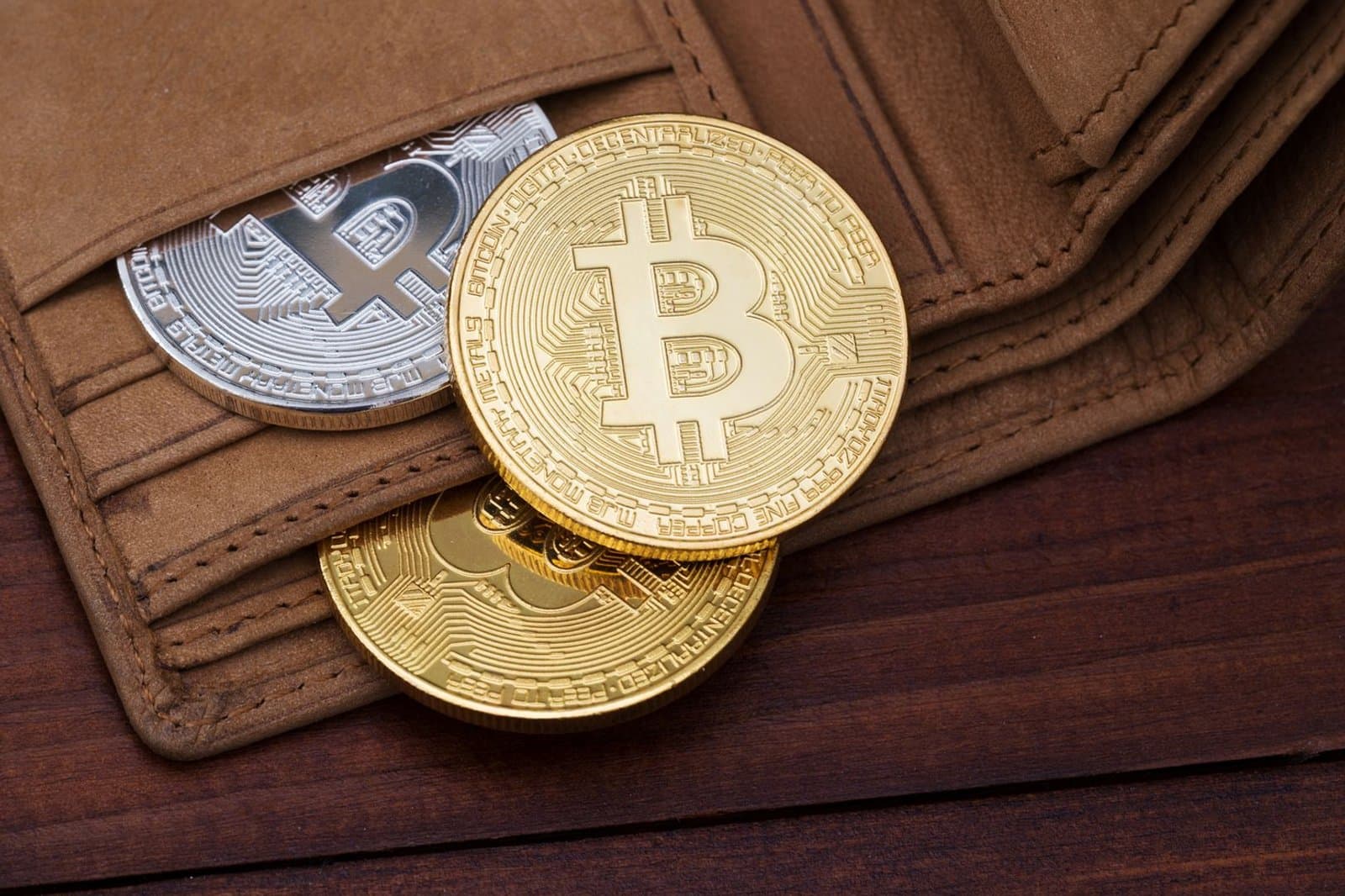 Bitcoin wallet dormant since 2017 transfers $383 million