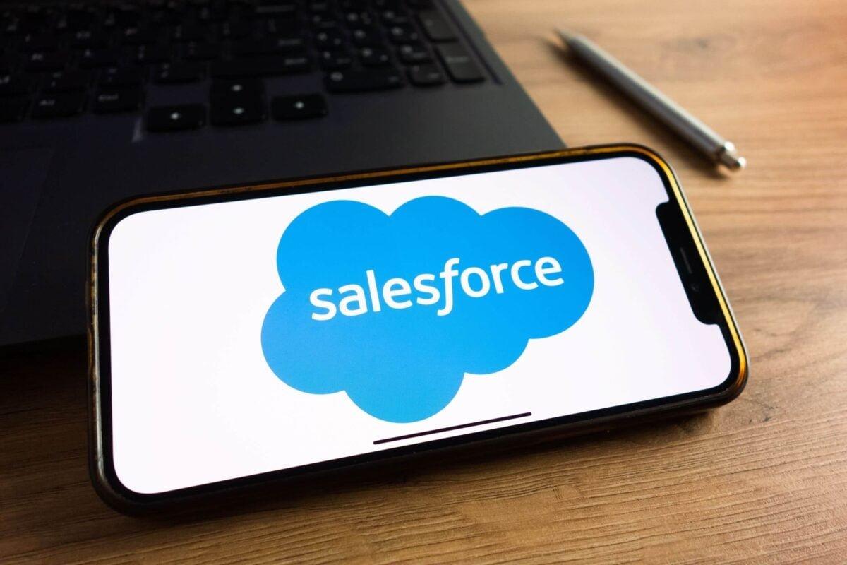 Salesforce Shares Decline Following Analyst Downgrades on AI Concerns
