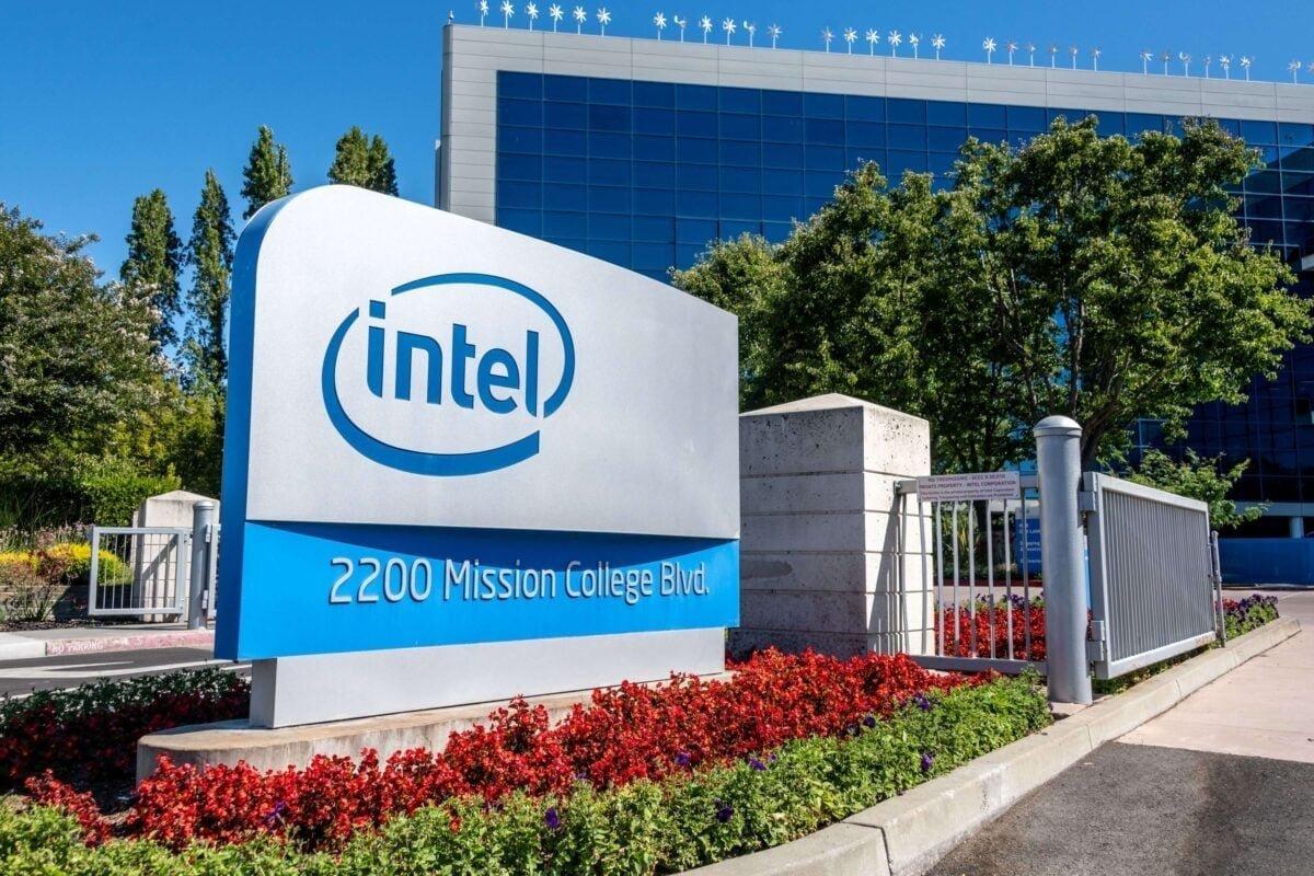 Intel Stock Declines as Semiconductor Sector Adjusts