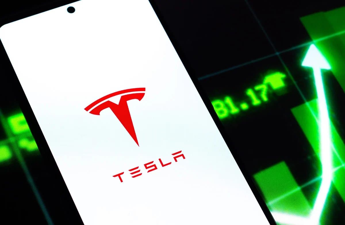 Tesla Q2 Revenue Rises 16% with Free Cash Flow Turning Deeply Negative