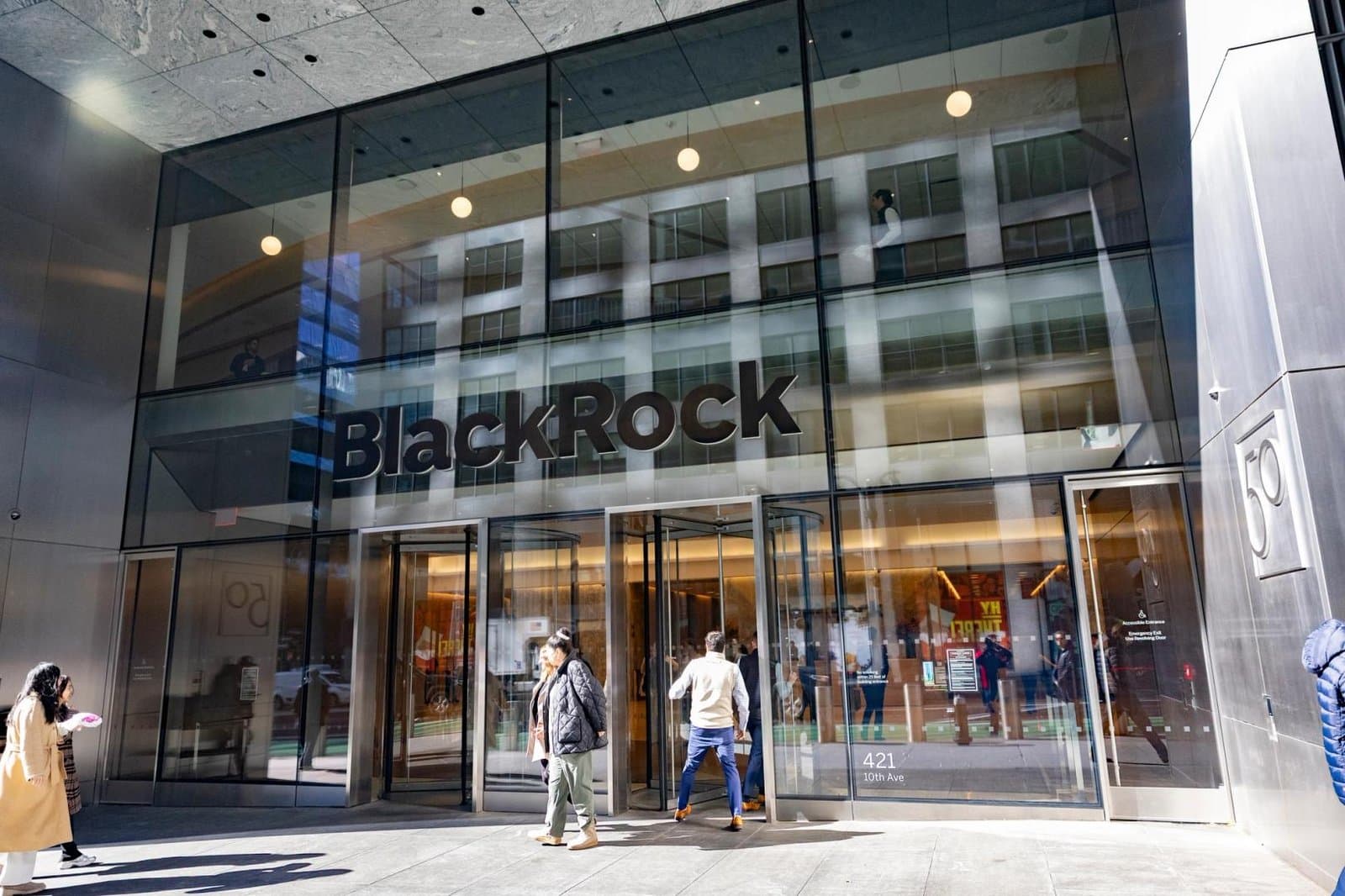 BlackRock's Digital Assets Plummet by 39% Despite $15 Billion Inflows