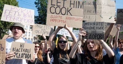 Kyiv Protests Demand Defense Minister's Return and Top General's Ouster